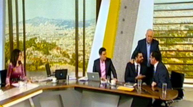 Κόντεψαν να έρθουν στα χέρια on air Γεωργιάδης (ΝΔ) και Κωνσταντινέας (ΣΥΡΙΖΑ) – Σηκώθηκε να τους χωρίσει ο Γ.Παπαδάκης (βίντεο)